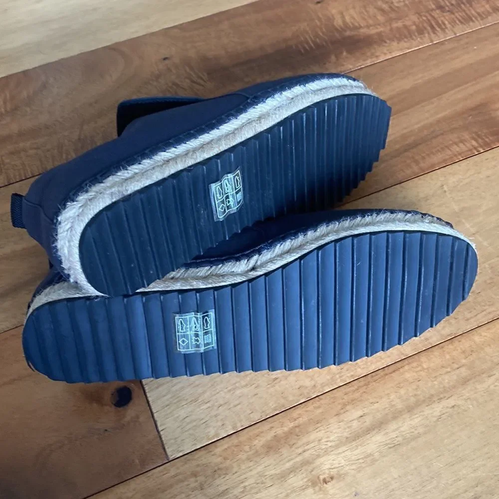 NWOT James Perse “Palma” slip on
